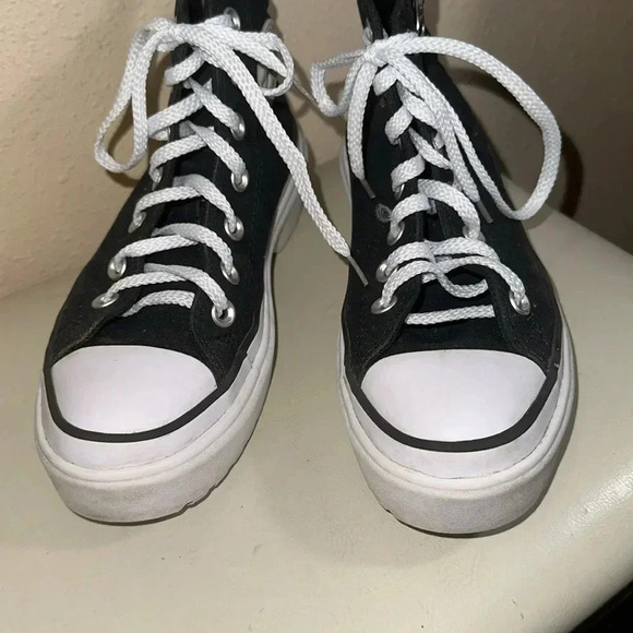 Converse high tops size 3.5 - Picture 2 of 8